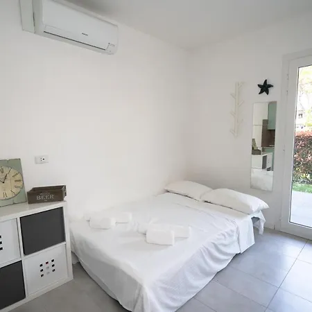 House With Pool And Parking 500m From The Sea