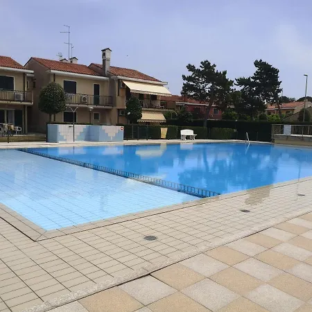 House With Pool And Parking 500m From The Sea Apartamento