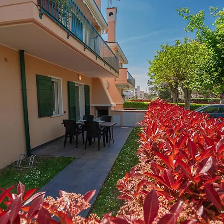 House With Pool And Parking 500m From The Sea Apartamento