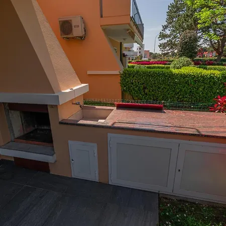 House With Pool And Parking 500m From The Sea Apartamento