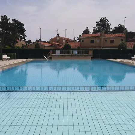 House With Pool And Parking 500m From The Sea *